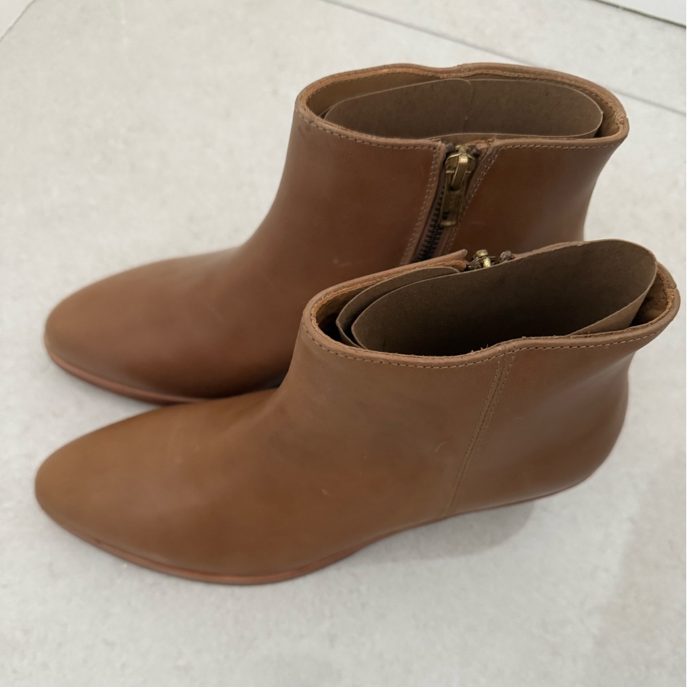 Nisolo Tan Leather Ankle Booties